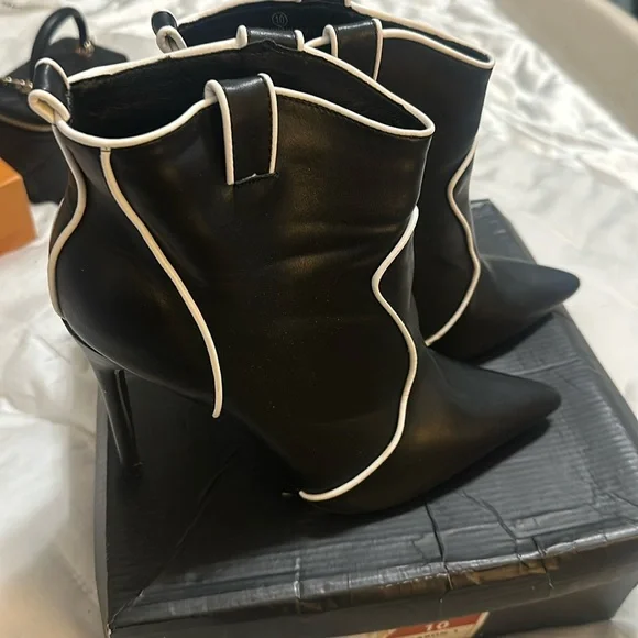 Women leather ankle boots - Picture 1 of 7